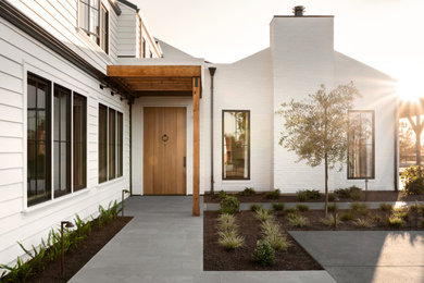 Home design - cottage home design idea in Sacramento