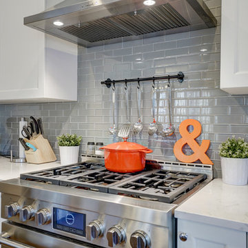 Gas Range in Saybrook Sing Family Home