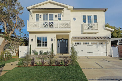 Example of a classic home design design in Los Angeles