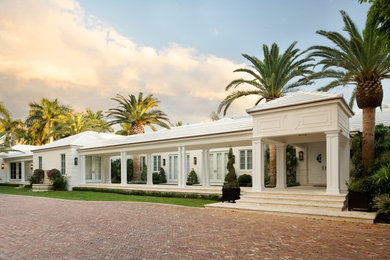 Tropical exterior home idea in Miami