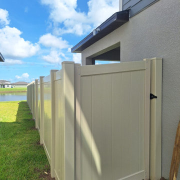 Vinyl Privacy Fence Installation – Delray Beach, Florida