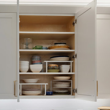 Contemporary Kitchen Remodel Done With New Two-Tone Cabinets