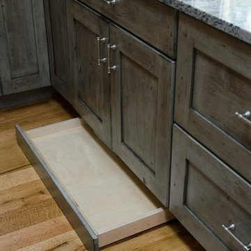 Modern Contempory Two Tone Kitchen