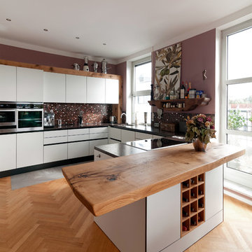 Küche mit freistehender Theke