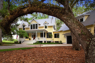 Example of a cottage exterior home design in Atlanta