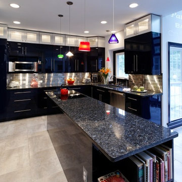 An Electric Blue Kitchen in Centreville