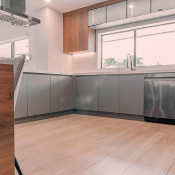 Dreaming of a Modern Kitchen The Fusion of Wood and Grey Lacquer