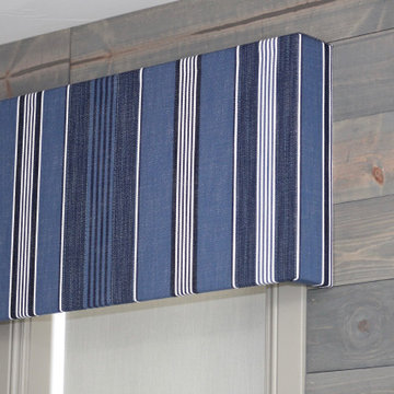 Roller shades-screen, light filtering, room darkening