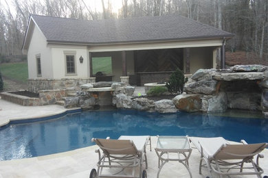 Example of a mountain style home design design in Nashville