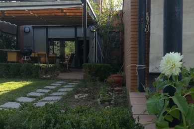 Foto de diseño residencial contemporáneo de tamaño medio