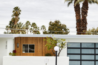 ロサンゼルスにあるミッドセンチュリースタイルのおしゃれな住まいの写真