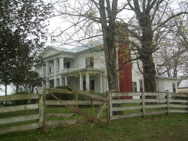 We Can Dream An Expansive Tennessee  Farmhouse  on 750 Acres