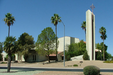 Minimalist home design photo in Phoenix