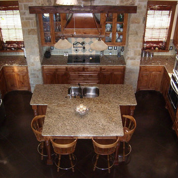 Train Custom Homes-Pictures of Custom Kitchens in Custom Homes.