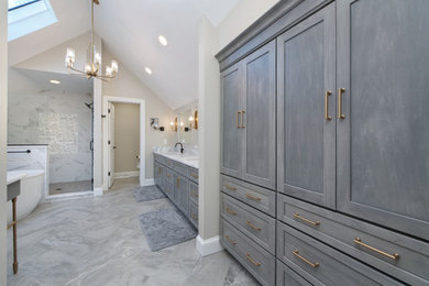 Bathroom - contemporary bathroom idea in Cleveland