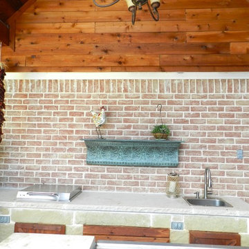Outdoor Kitchen and Bar