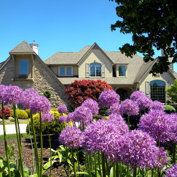 Creating enclosure and shade with Landscaping in your front yard
