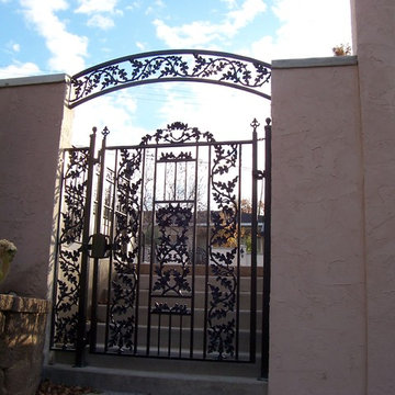 Chante' Walkway Gate