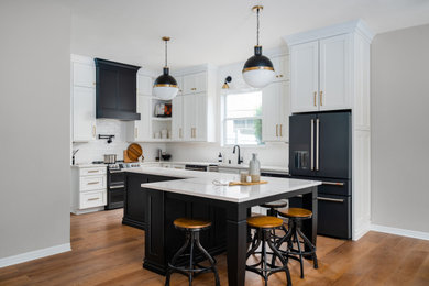 Example of a trendy kitchen design in Tampa
