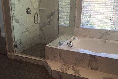 サンディエゴにあるコンテンポラリースタイルのおしゃれな浴室の写真