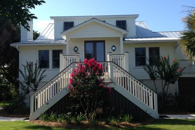Coastal exterior home idea in Charleston
