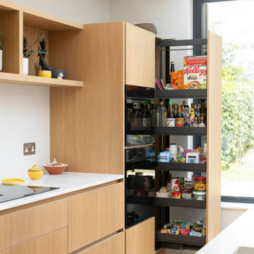Modern Elegance Meets Oak Warmth Handleless Flat Slab Shaker Kitchen