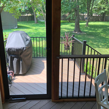 Gladstone MO Screened in Porch Design