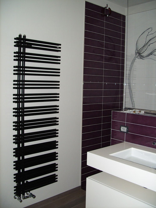 UN BAGNO COLOR MELANZANA UN BAGNO COLOR MELANZANA