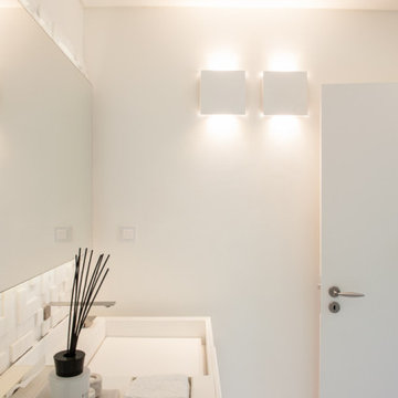 White Basin Bathroom with Wall Lights, Paço de Arcos