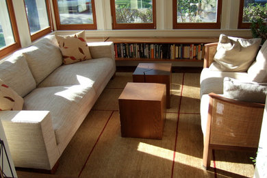 Example of a transitional living room design in Toronto