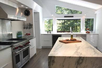 Inspiration for a contemporary kitchen remodel in Baltimore