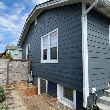 Siding Installation - James Hardie Lap Siding in Deep Ocean