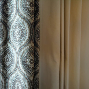 Dining Room Drapes and Table Runner