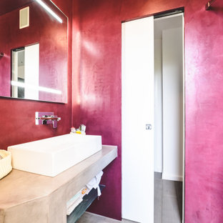 Bäder mit lila Wandfarbe und Beton-Waschbecken/Waschtisch Ideen, Design