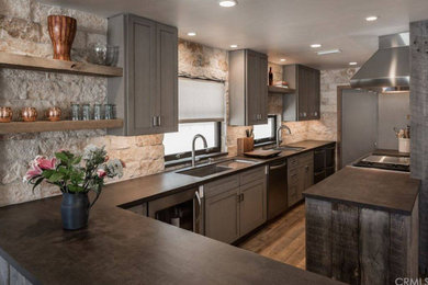 Arts and crafts home design photo in Orange County