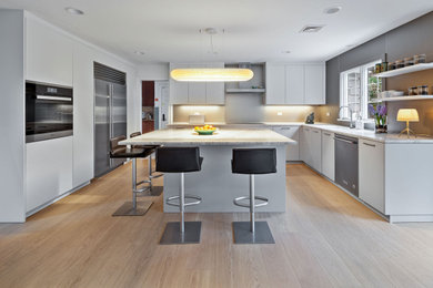 Inspiration for a modern kitchen remodel in New York