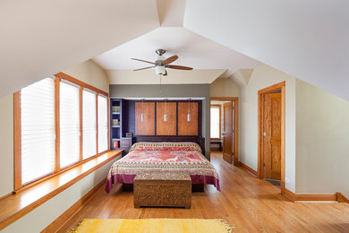 Bedroom - bedroom idea in Chicago