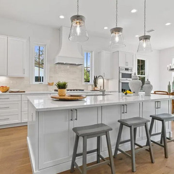 Coastal Modern Sophistication: The Emma Lane Project