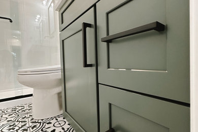 Bathroom - bathroom idea in Chicago