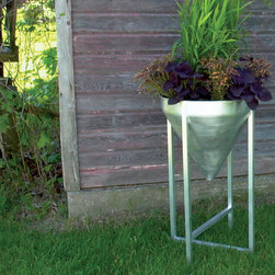 UU43 Planter - Products