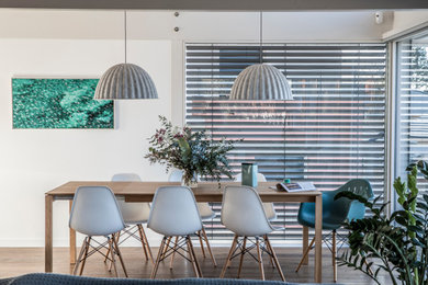 Idées déco pour une salle à manger contemporaine.