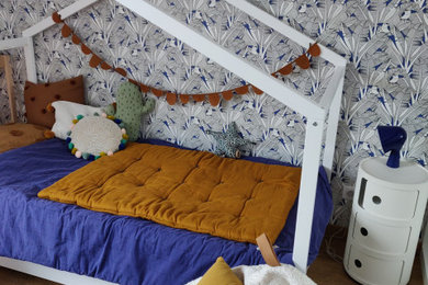 Exemple d'une chambre d'enfant tendance.