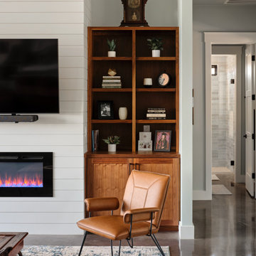 Modern Lakeside Farmhouse Kingsland