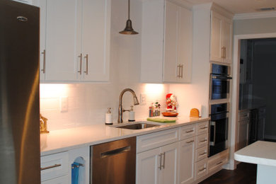 Example of a kitchen design in Atlanta
