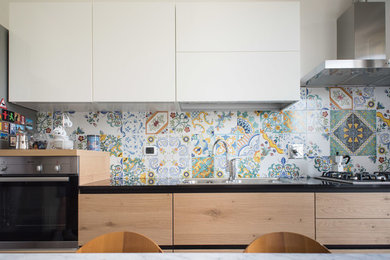 Immagine di una cucina minimalista