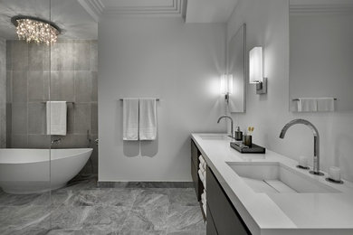 Inspiration for a contemporary bathroom remodel in Chicago
