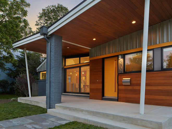 Midcentury Porch by Balodemas Architects