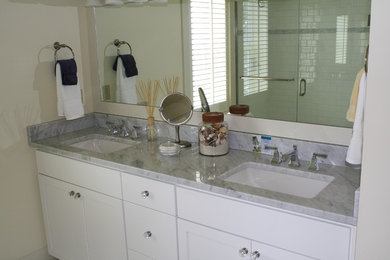 Example of a classic bathroom design in Seattle