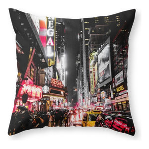 Sofa Throw Pillow 16 Designart CU7600-16-16-C New York Buildings Watercolor Cityscape Round Cushion Cover for Living Room