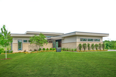1950s exterior home idea in Other